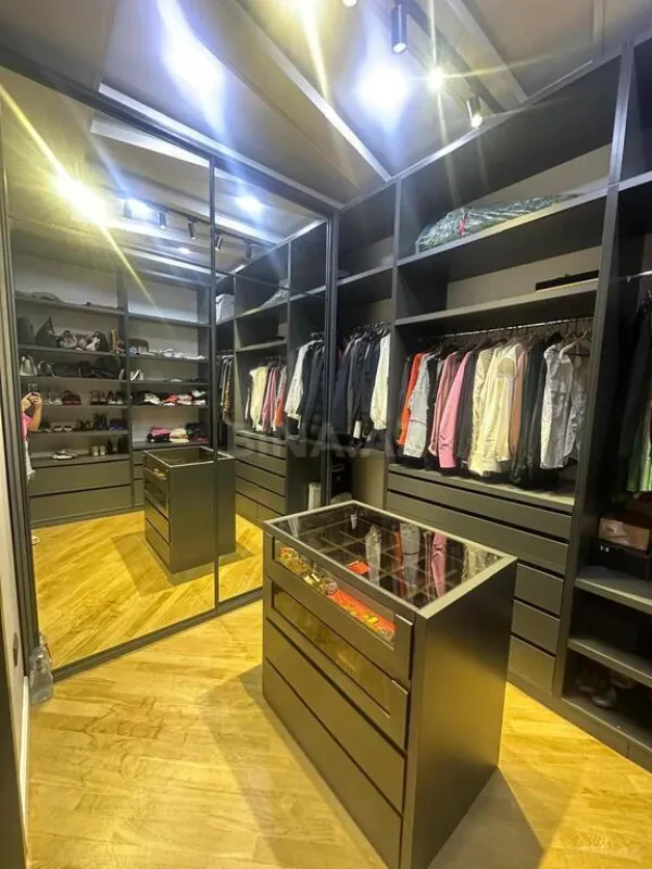 Kirayə verilir 4 otaqlı mənzil 185 m²