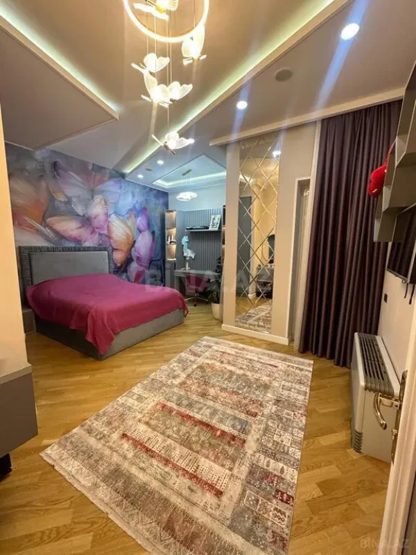 Kirayə verilir 4 otaqlı mənzil 185 m²