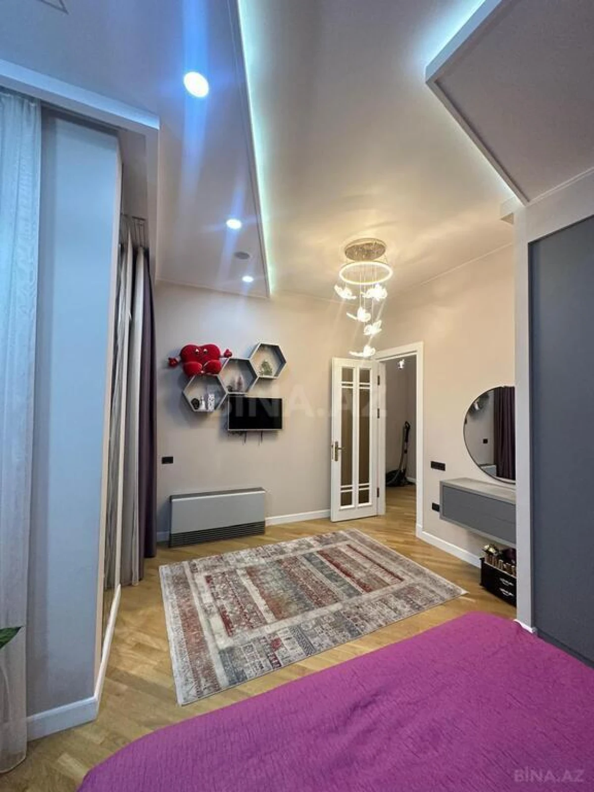 Kirayə verilir 4 otaqlı mənzil 185 m²