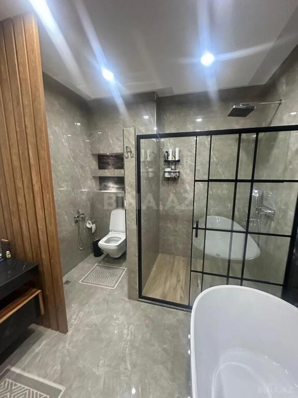 Kirayə verilir 4 otaqlı mənzil 185 m²