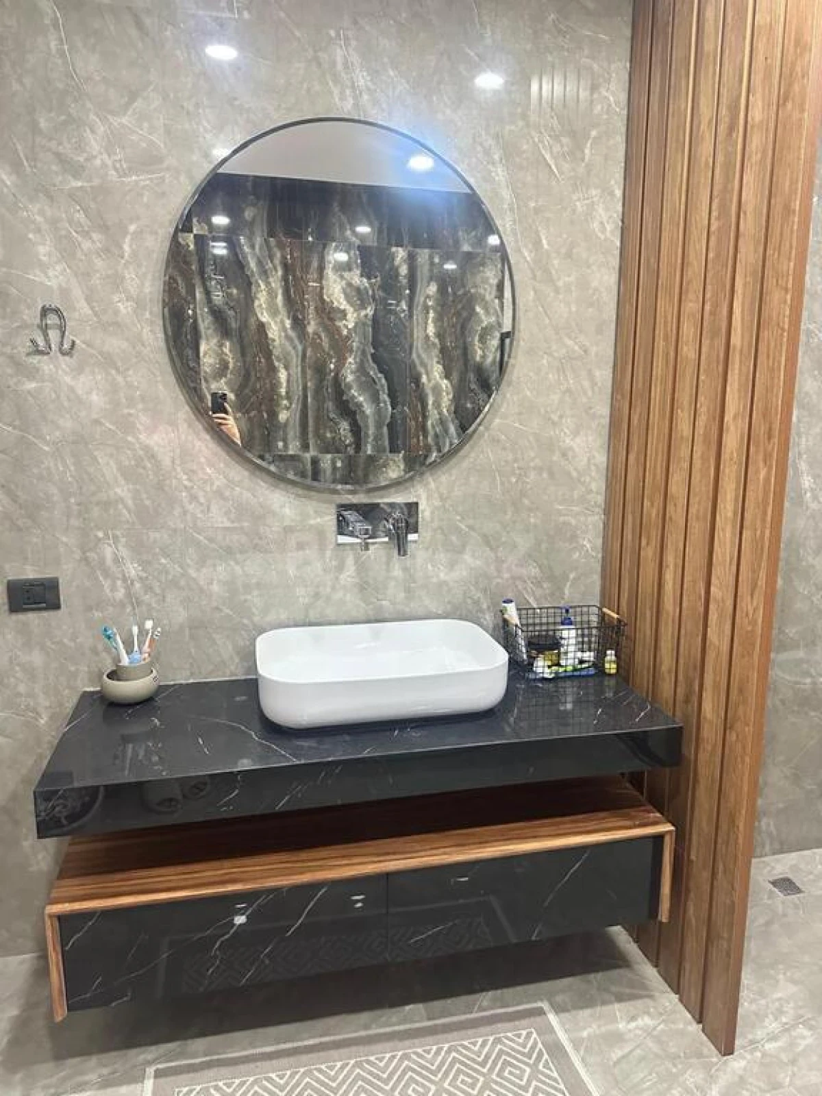 Kirayə verilir 4 otaqlı mənzil 185 m²