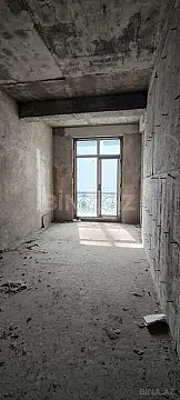 Satılır 3 otaqlı mənzil 159 m²