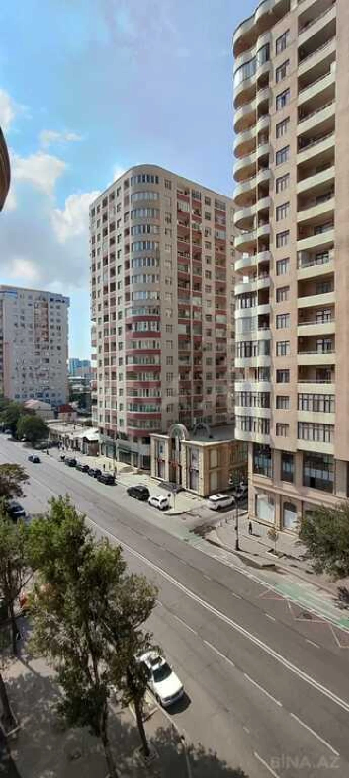 Satılır 3 otaqlı mənzil 159 m²