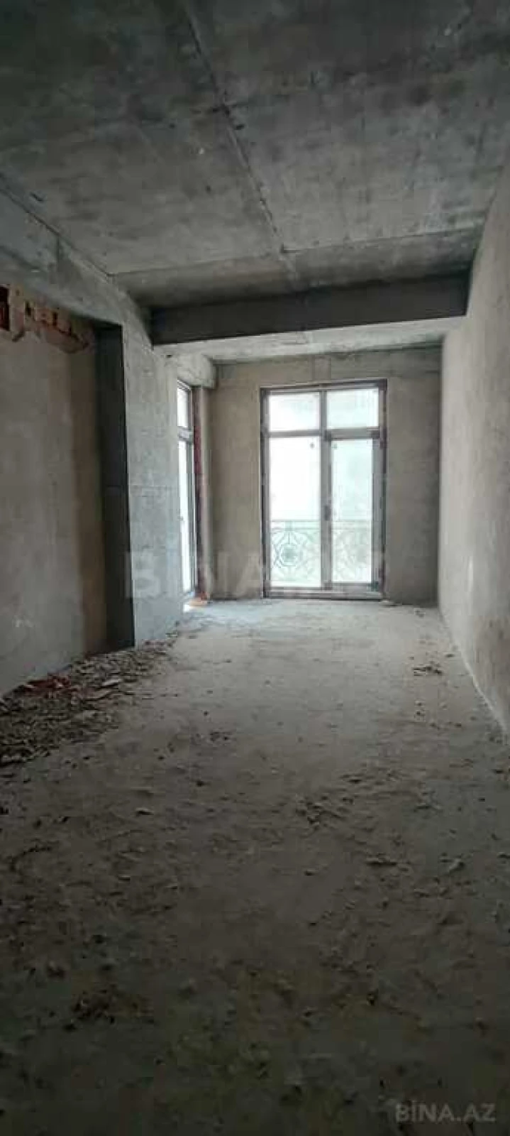 Satılır 3 otaqlı mənzil 159 m²