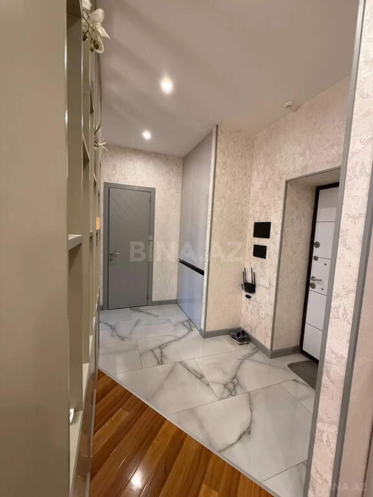Satılır 3 otaqlı mənzil 98 m²