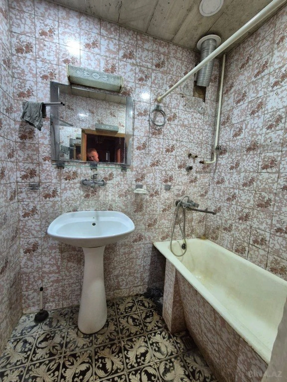 Satılır 3 otaqlı mənzil 105 m²