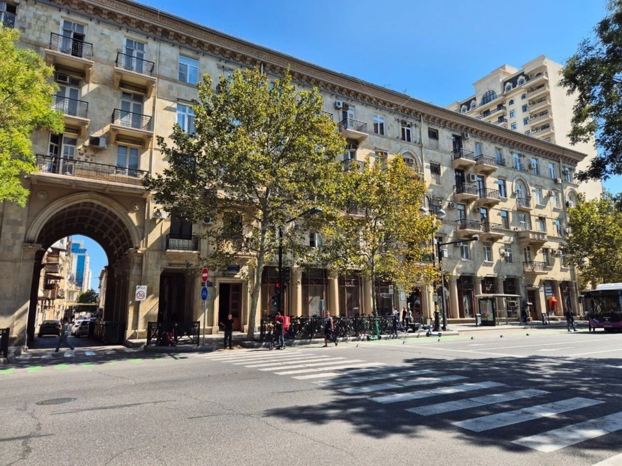 Satılır 3 otaqlı mənzil 105 m²