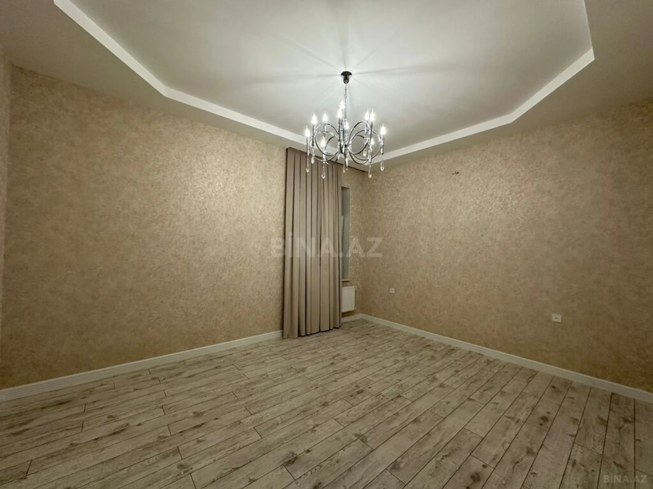 Satılır 5 otaqlı həyət evi 265 m²