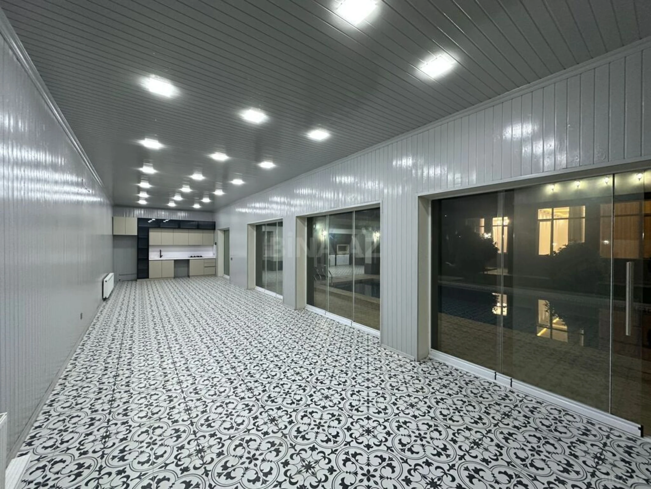 Satılır 5 otaqlı həyət evi 265 m²