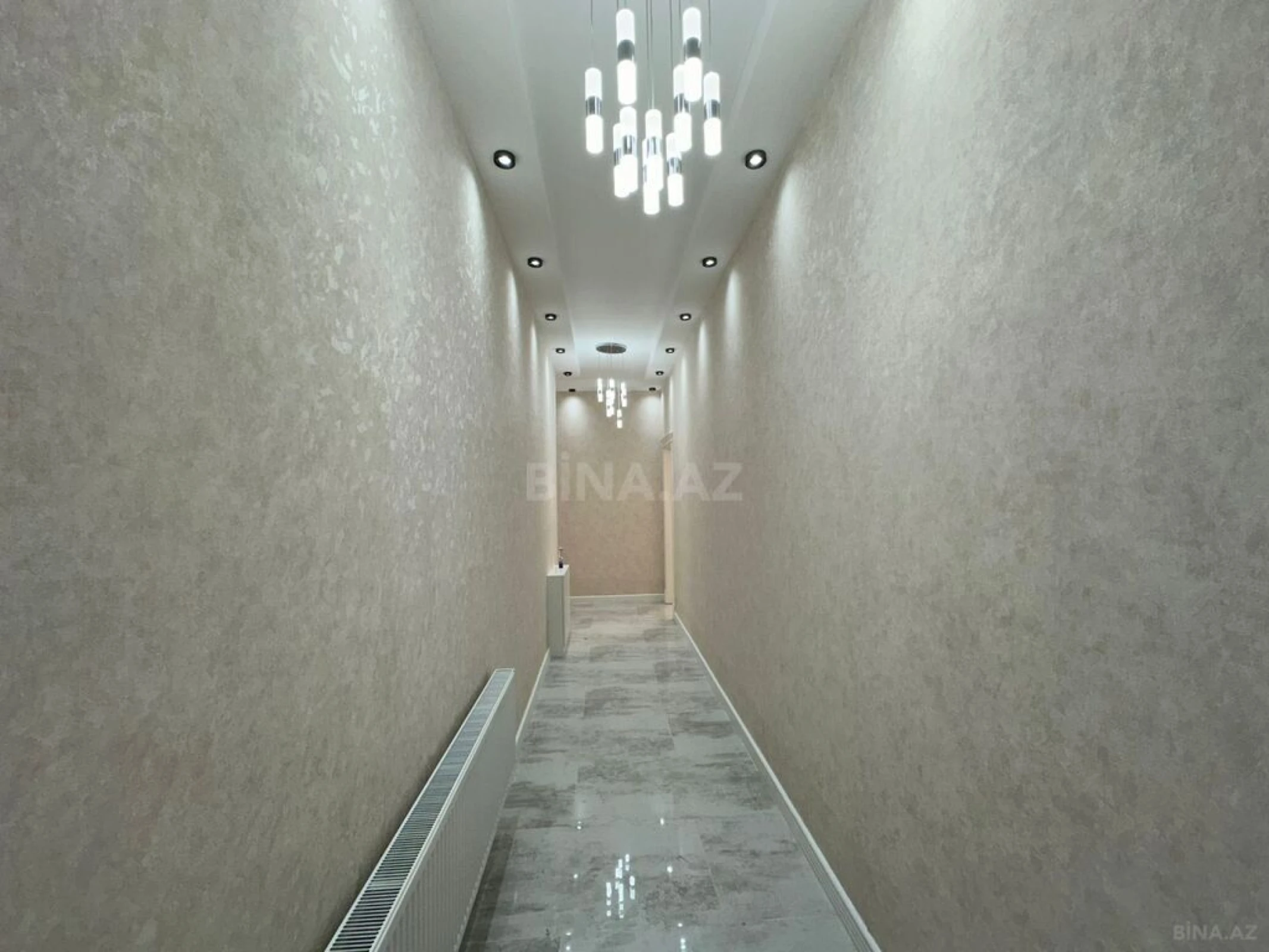 Satılır 5 otaqlı həyət evi 265 m²