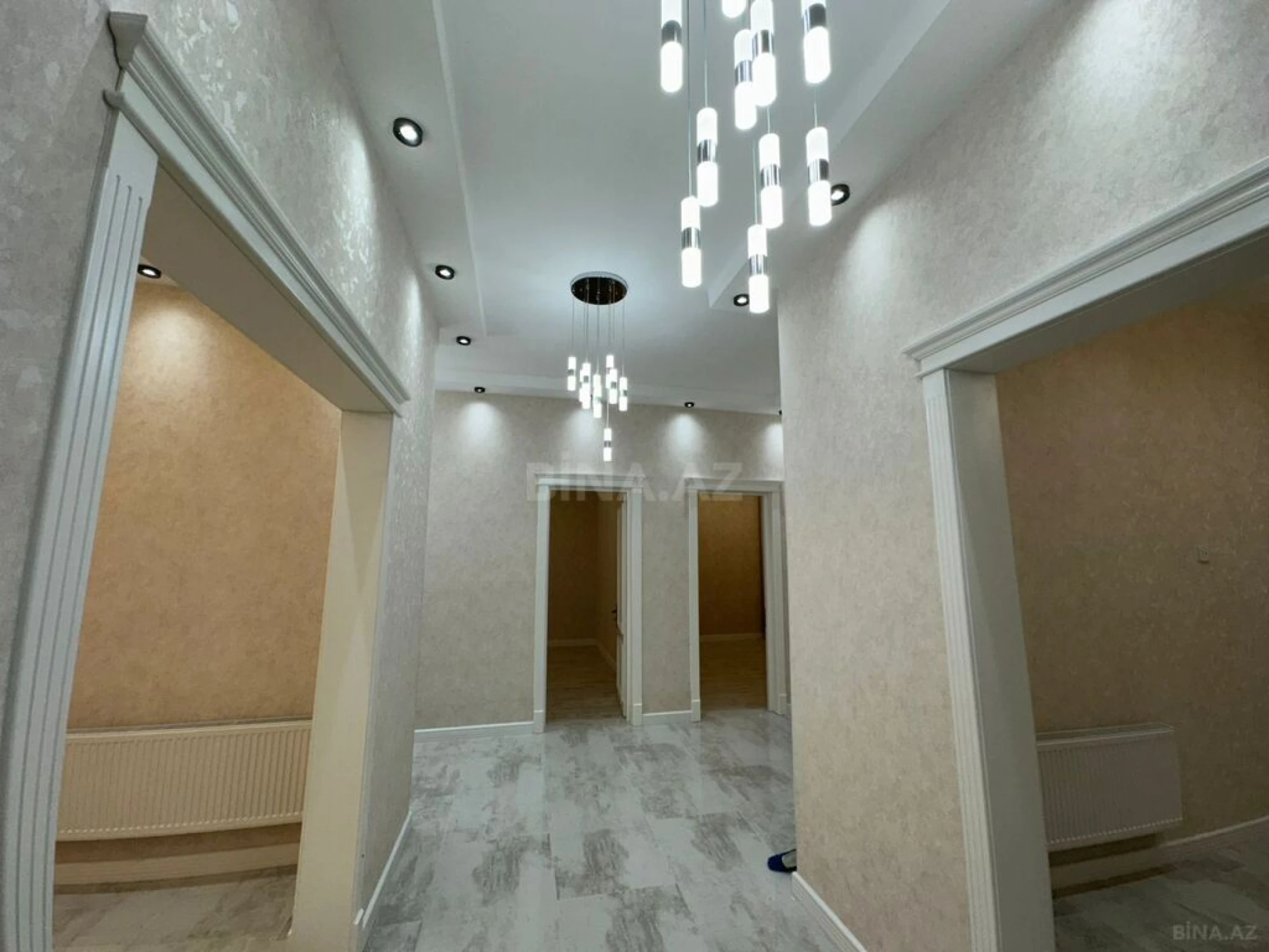 Satılır 5 otaqlı həyət evi 265 m²
