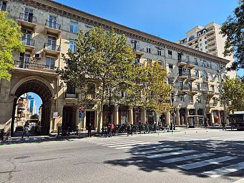 Satılır 3 otaqlı mənzil 105 m² — Bakı, Nizami 3 otaq 105.00 m²