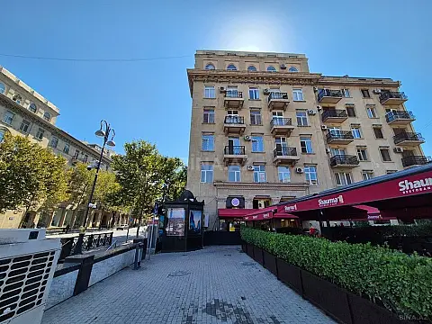 Satılır 3 otaqlı mənzil 105 m²