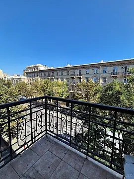 Satılır 3 otaqlı mənzil 105 m²