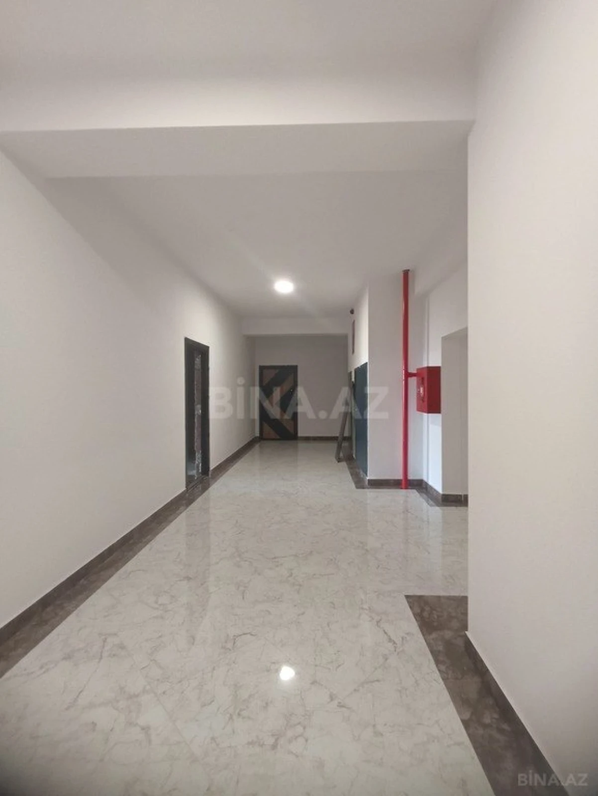 Satılır 3 otaqlı mənzil 111 m²