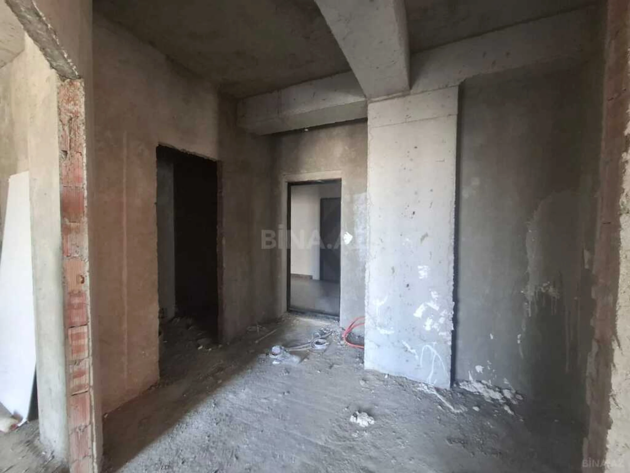 Satılır 3 otaqlı mənzil 111 m²
