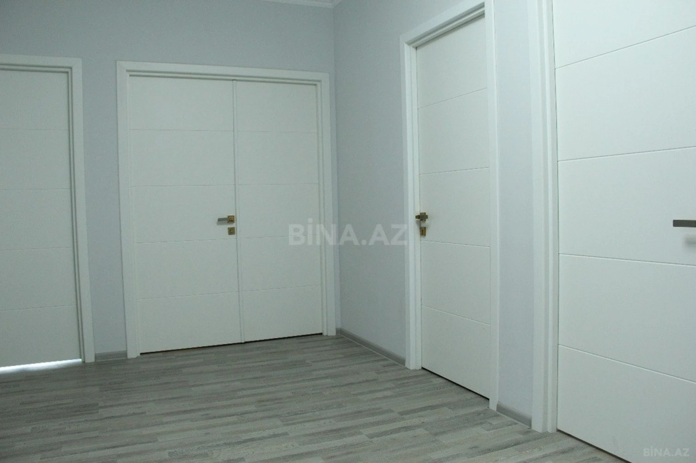 Kirayə verilir 4 otaqlı ofis 183 m²