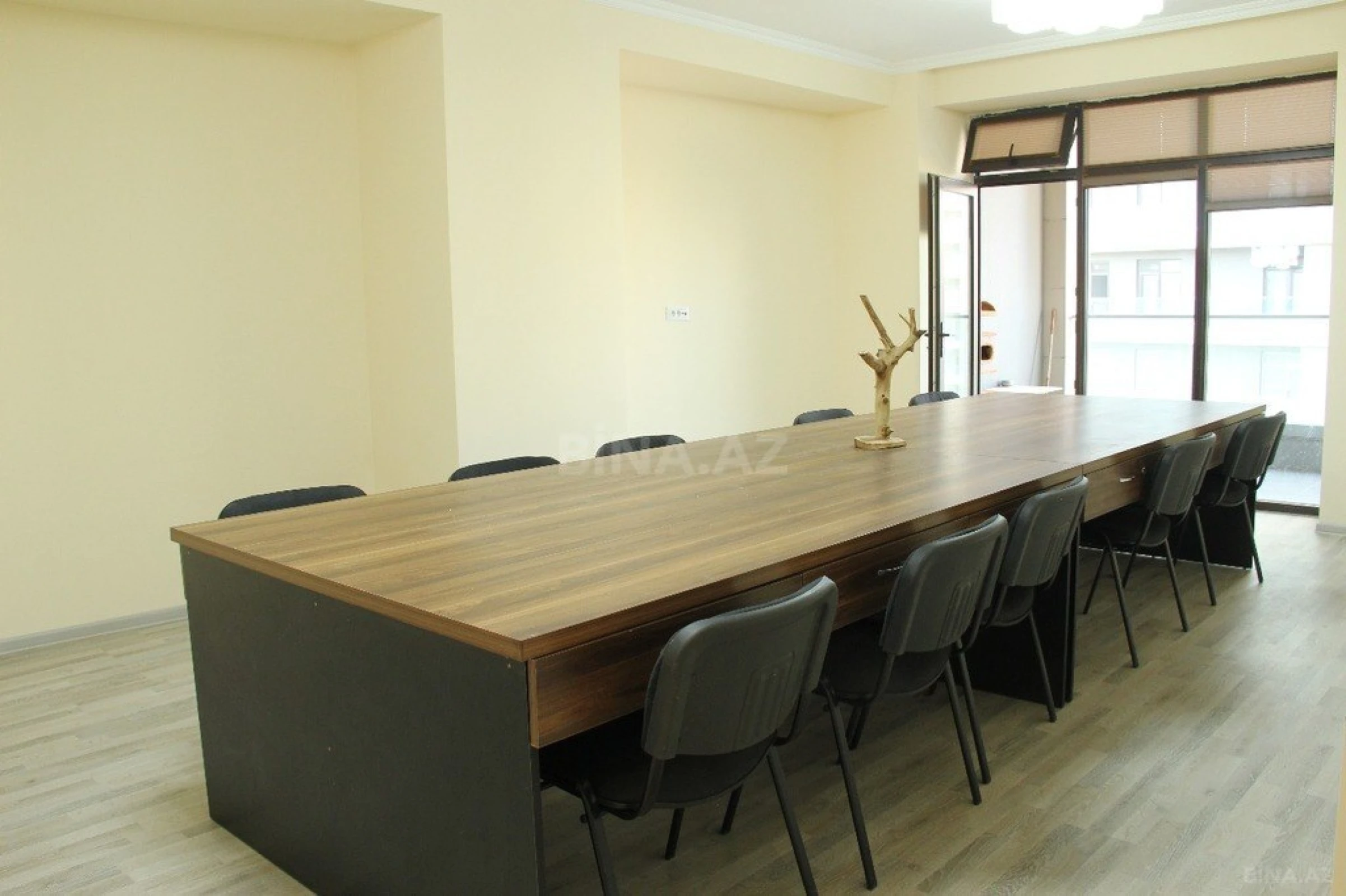 Kirayə verilir 4 otaqlı ofis 183 m²