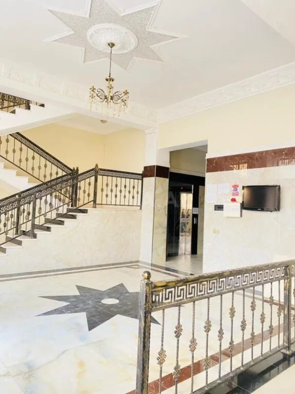 Satılır 5 otaqlı mənzil 220 m²