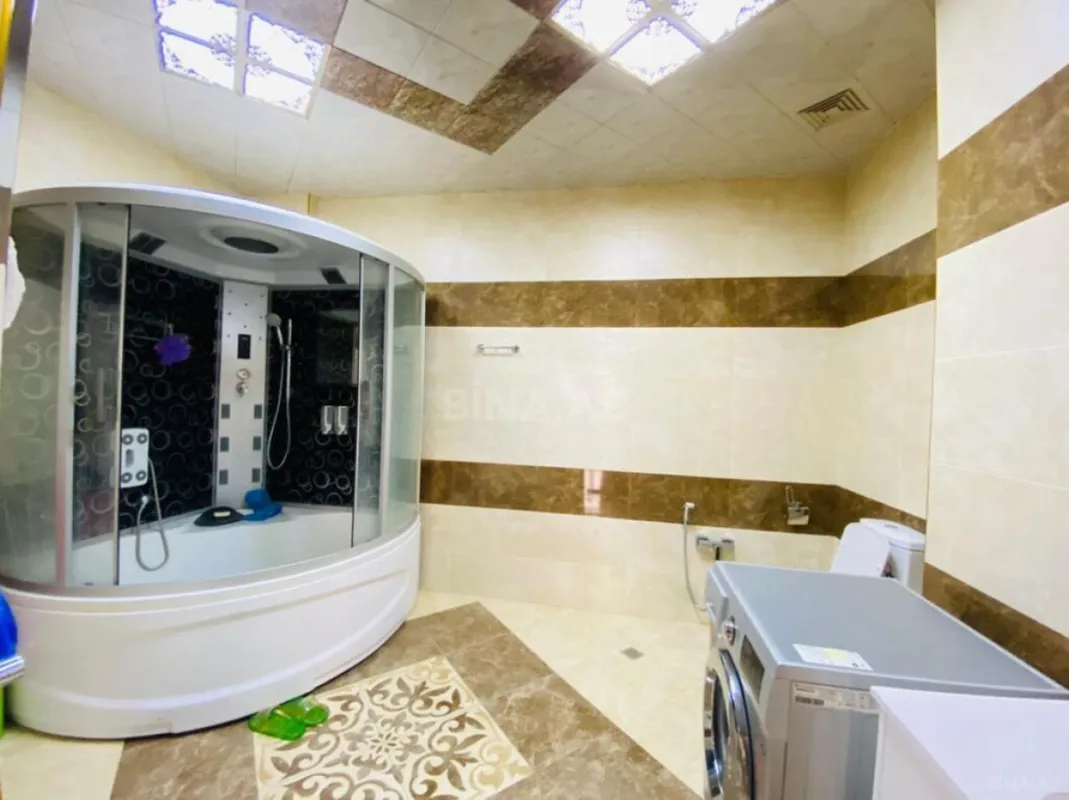 Satılır 5 otaqlı mənzil 220 m²