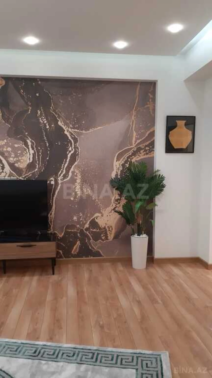Kirayə verilir 2 otaqlı mənzil 85 m²