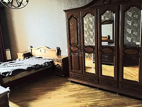 Satılır 3 otaqlı mənzil 117 m²