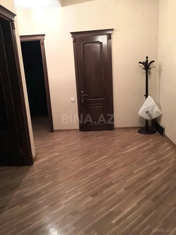 Satılır 3 otaqlı mənzil 117 m²