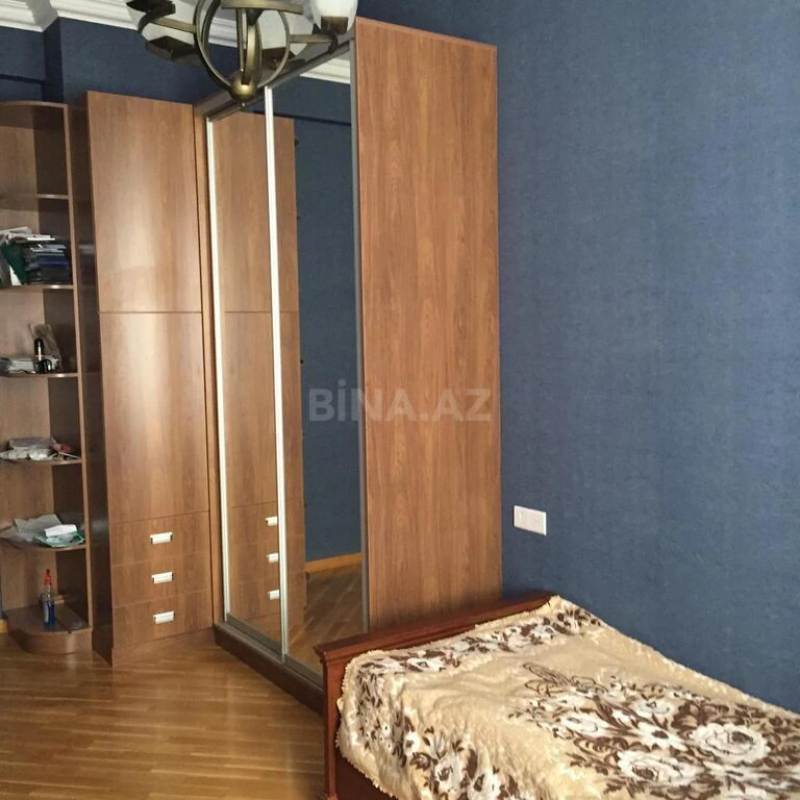 Satılır 3 otaqlı mənzil 117 m²