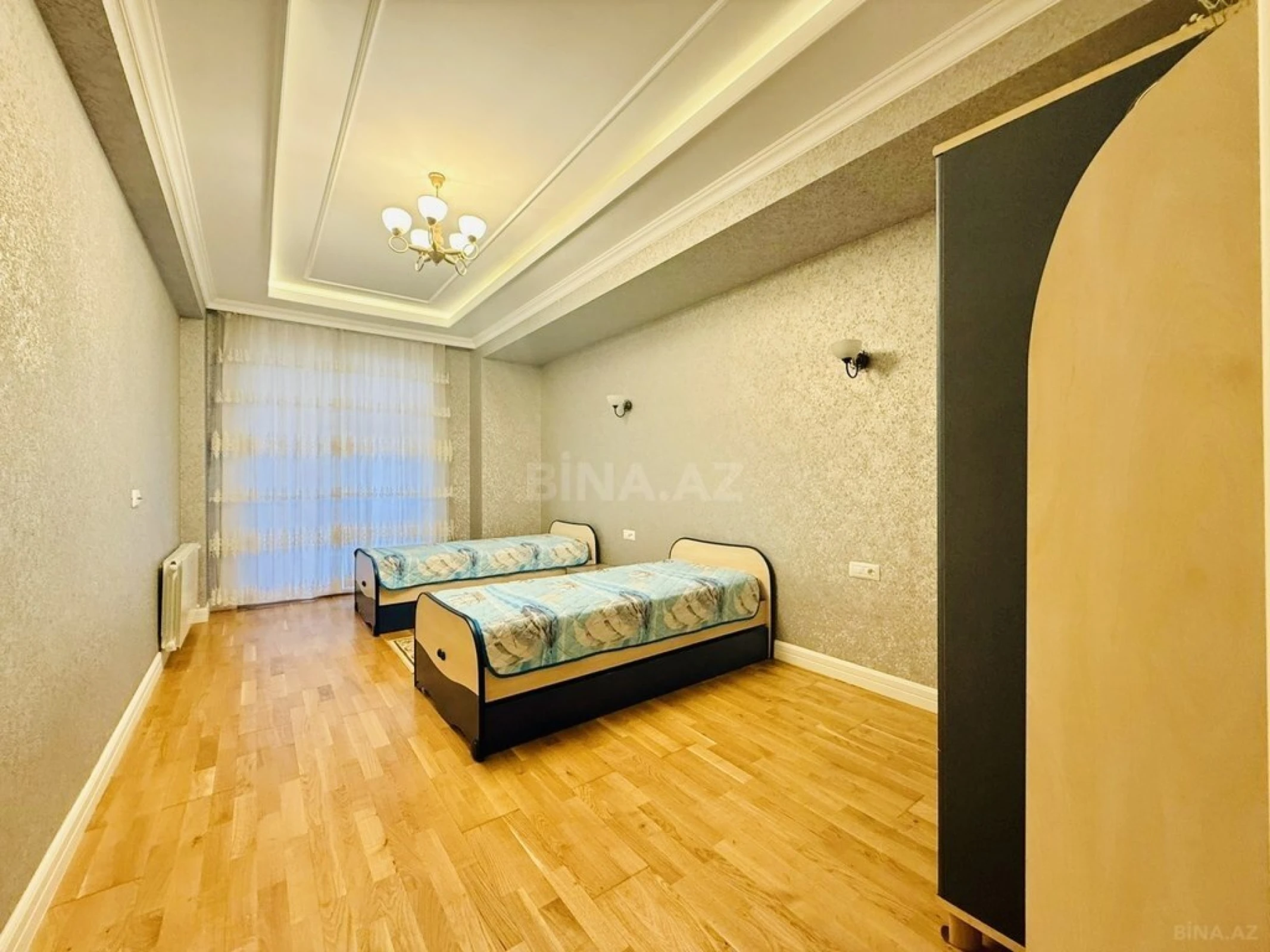 Kirayə verilir 4 otaqlı mənzil 200 m²