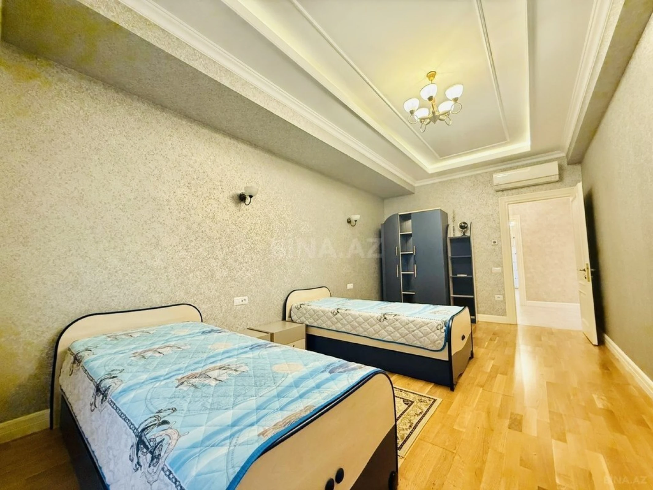 Kirayə verilir 4 otaqlı mənzil 200 m²
