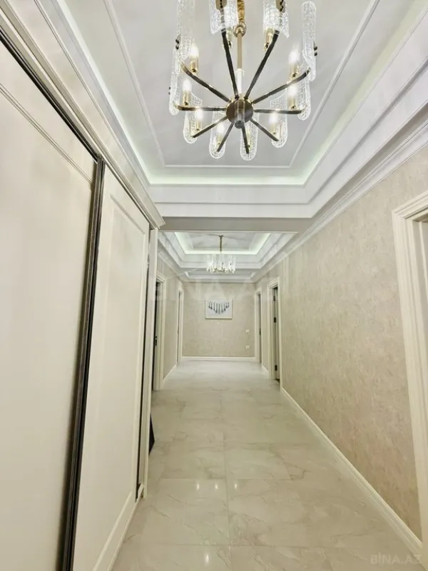 Kirayə verilir 4 otaqlı mənzil 200 m²