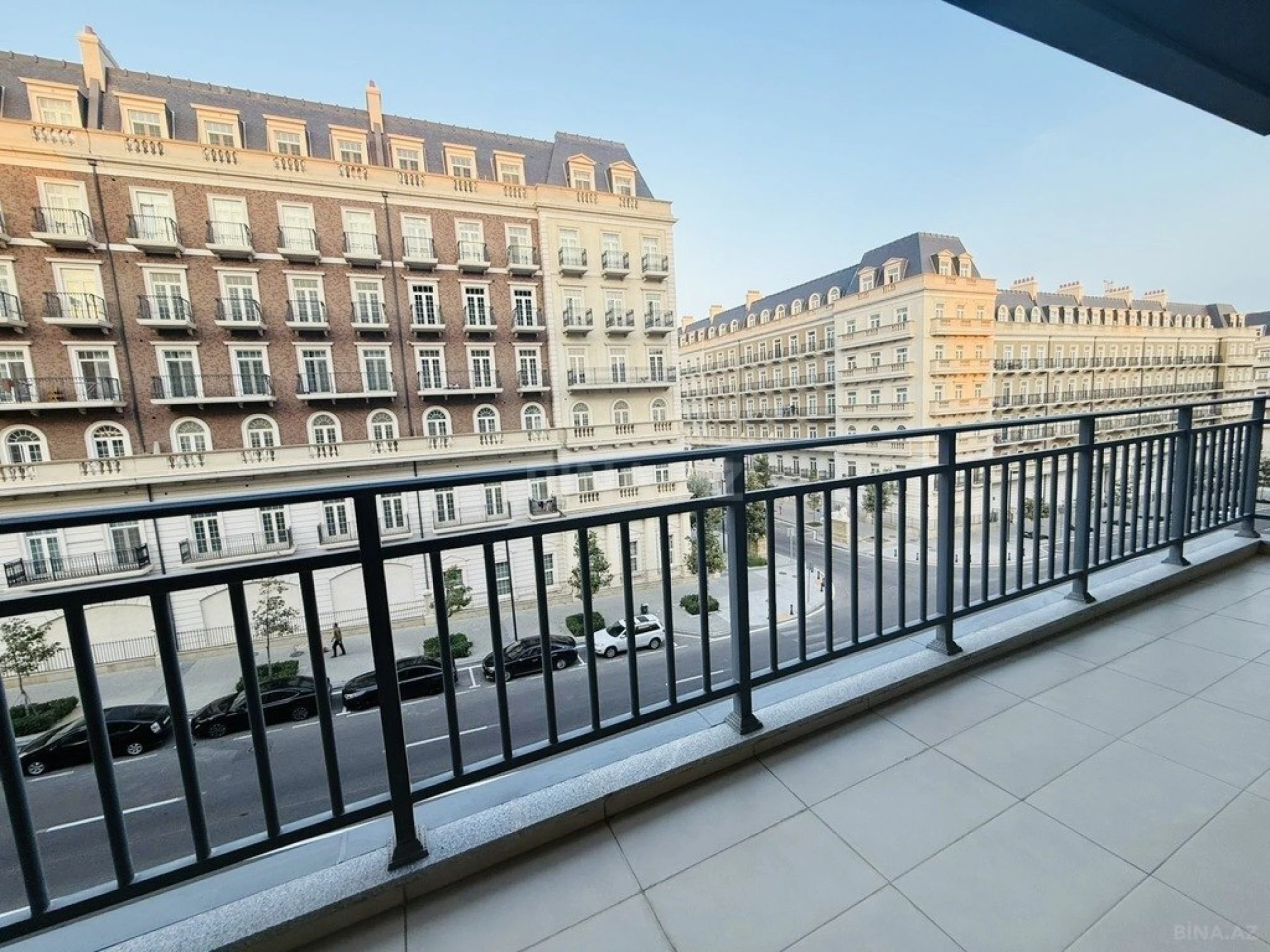 Kirayə verilir 4 otaqlı mənzil 200 m²