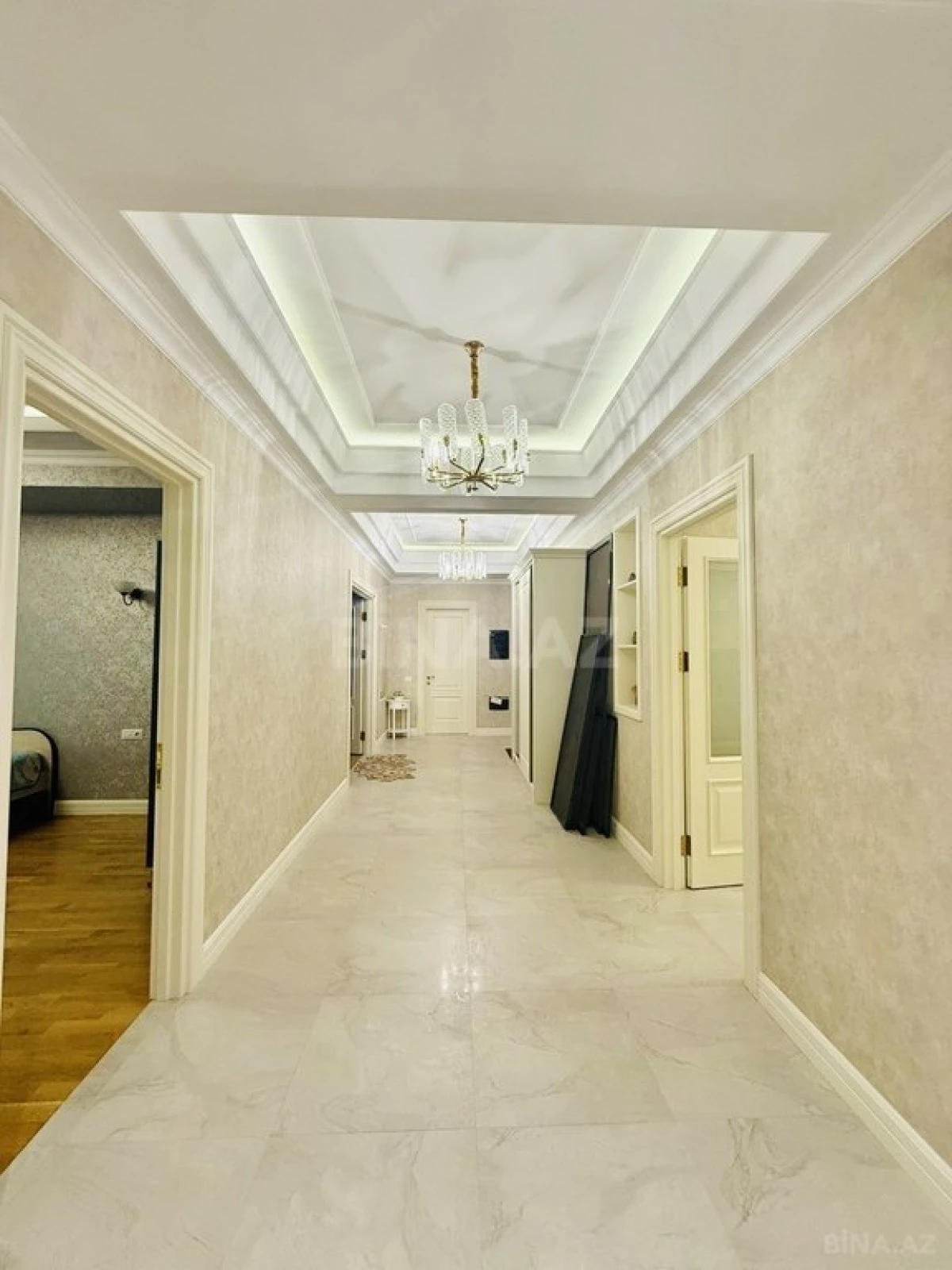Kirayə verilir 4 otaqlı mənzil 200 m²