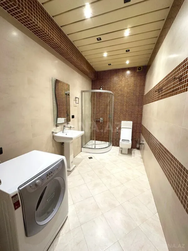 Satılır 4 otaqlı mənzil 190 m²