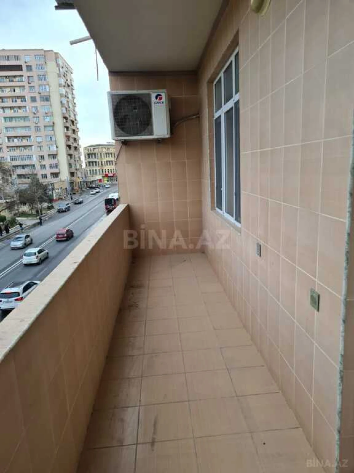 Satılır 3 otaqlı mənzil 136 m²