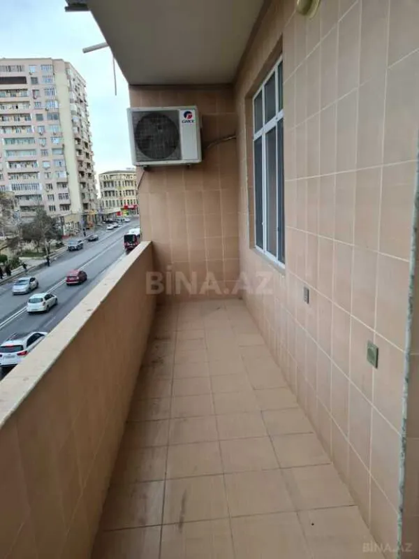 Satılır 3 otaqlı mənzil 136 m²