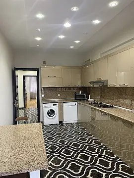 Satılır 3 otaqlı mənzil 136 m²