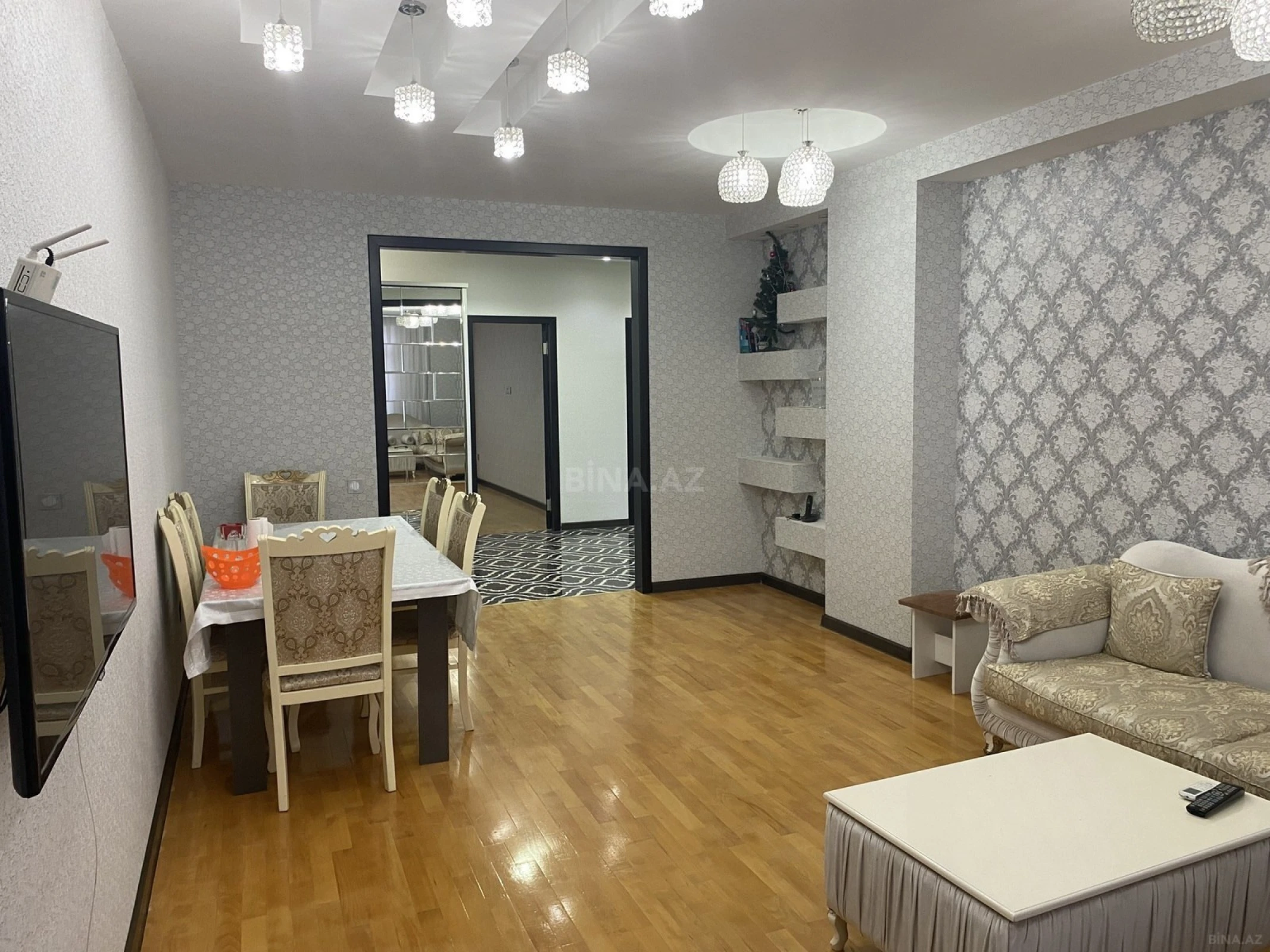 Satılır 3 otaqlı mənzil 136 m²