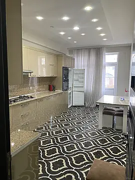 Satılır 3 otaqlı mənzil 136 m²