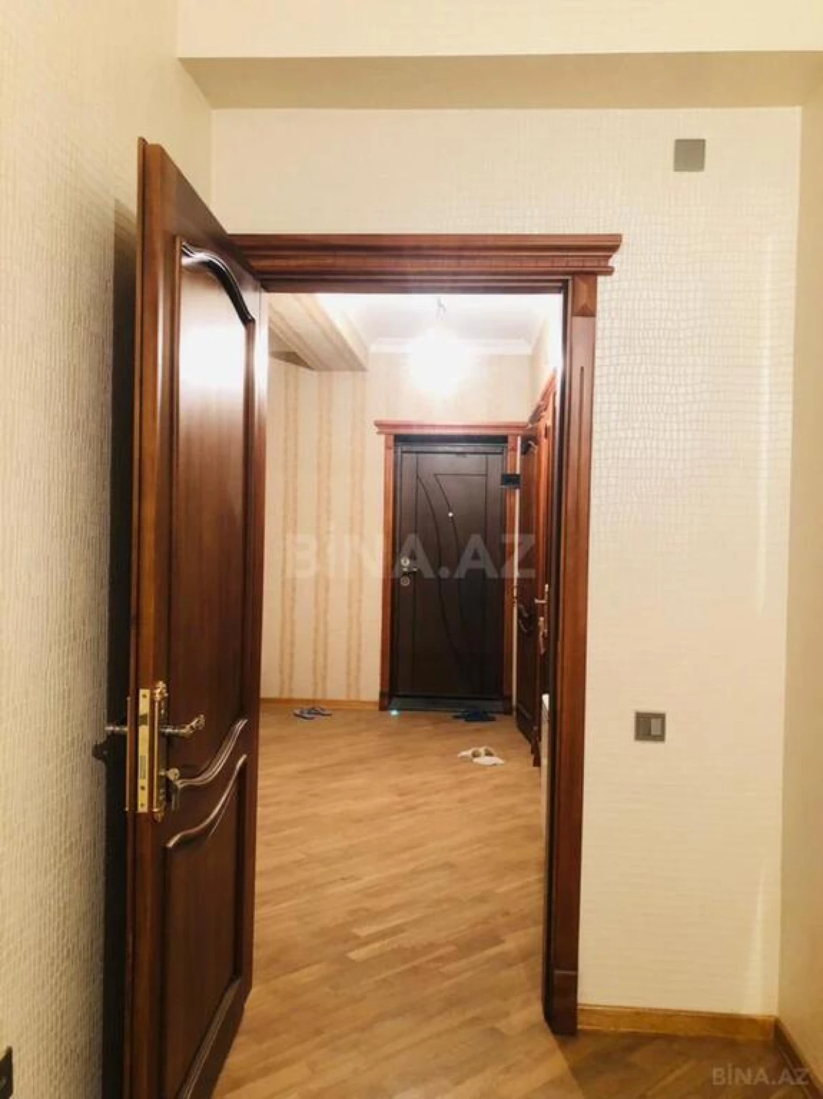Satılır 2 otaqlı mənzil 92 m²