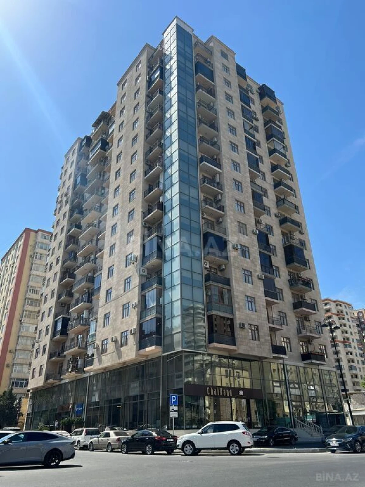 Satılır 2 otaqlı mənzil 92 m²