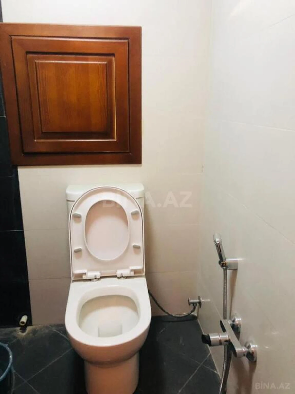 Satılır 2 otaqlı mənzil 92 m²