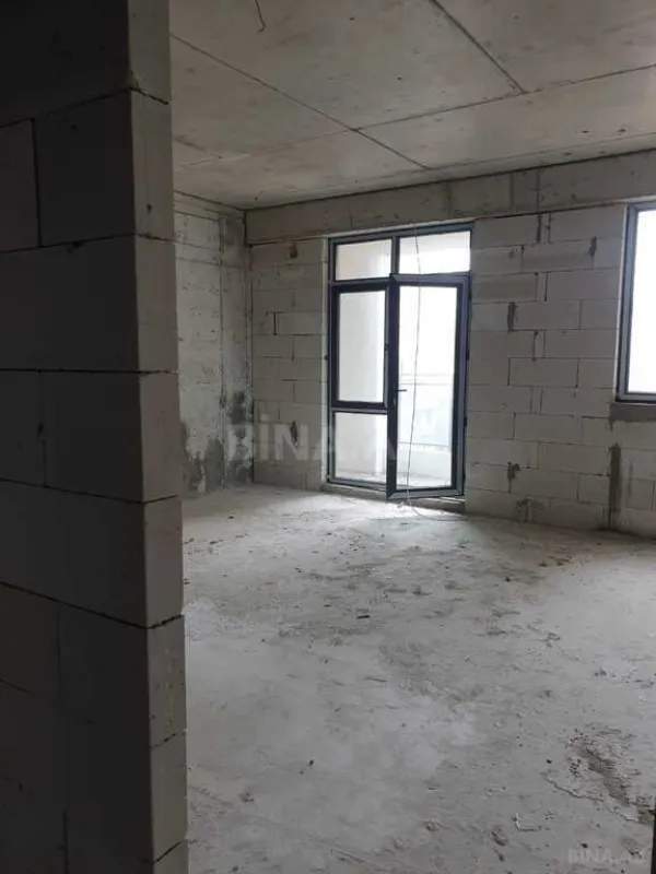 Satılır 3 otaqlı mənzil 137 m²