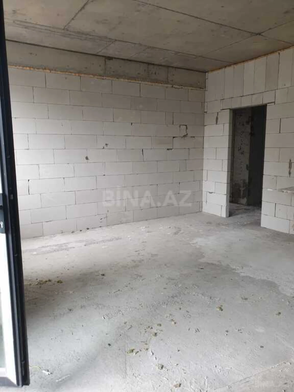 Satılır 3 otaqlı mənzil 137 m²