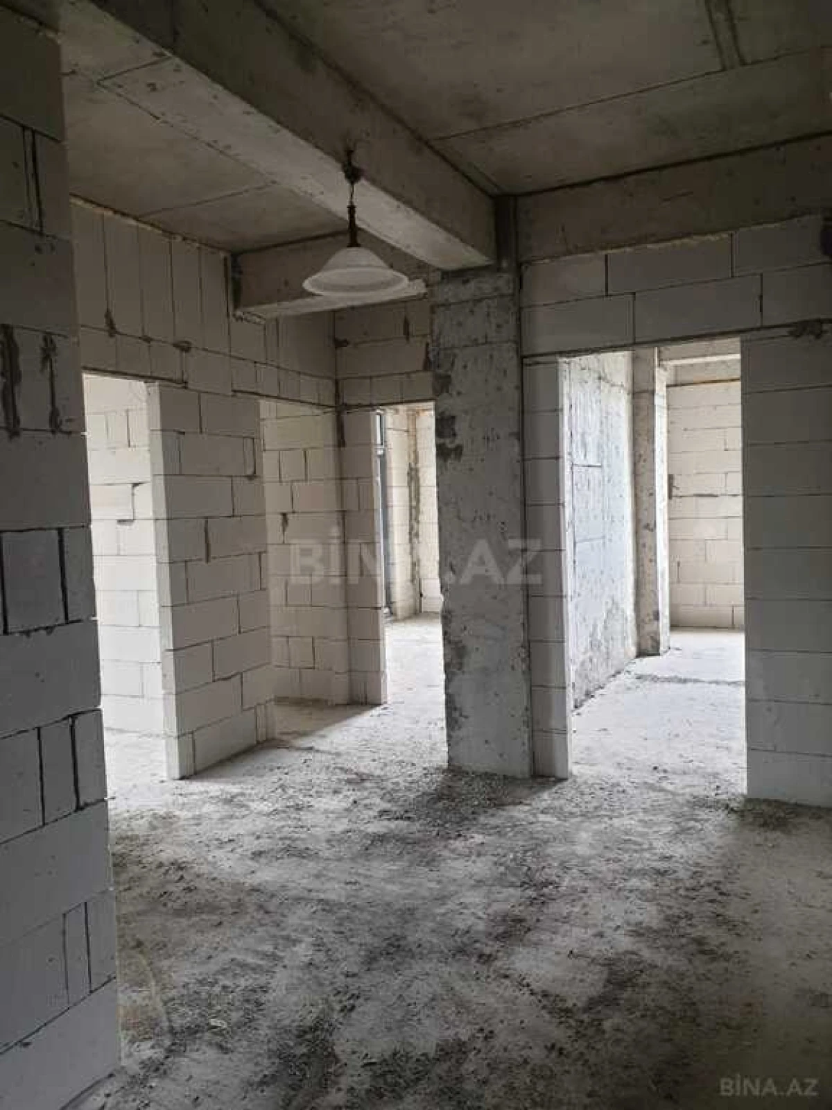 Satılır 3 otaqlı mənzil 137 m²