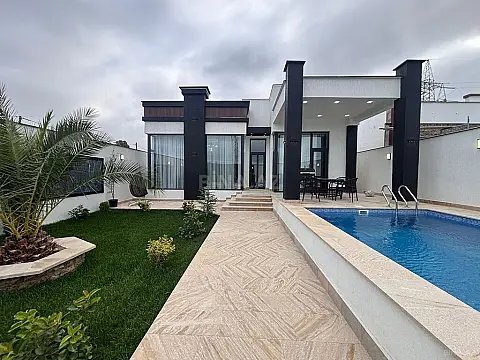 Satılır 4 otaqlı həyət evi 150 m²