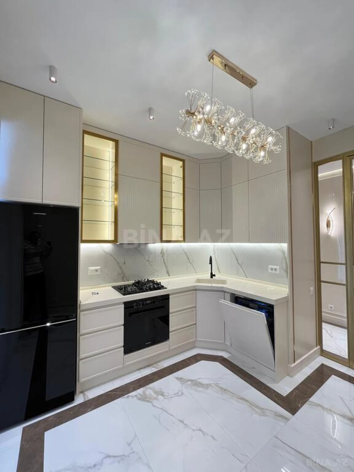 Satılır 3 otaqlı mənzil 85 m²