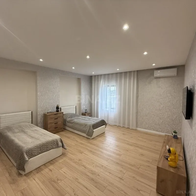 Satılır 16 otaqlı həyət evi 655 m²