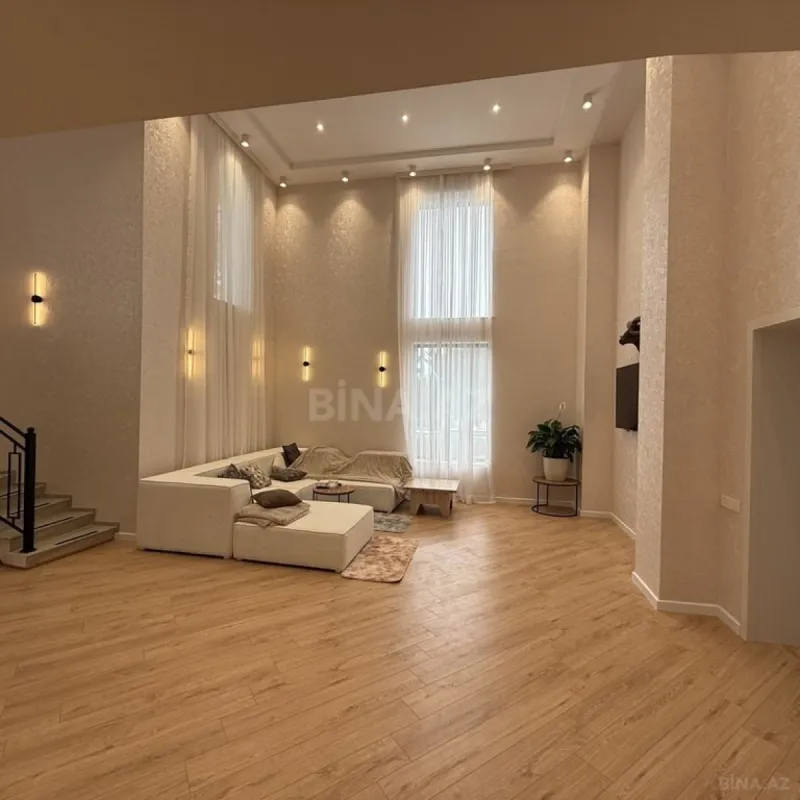 Satılır 16 otaqlı həyət evi 655 m²