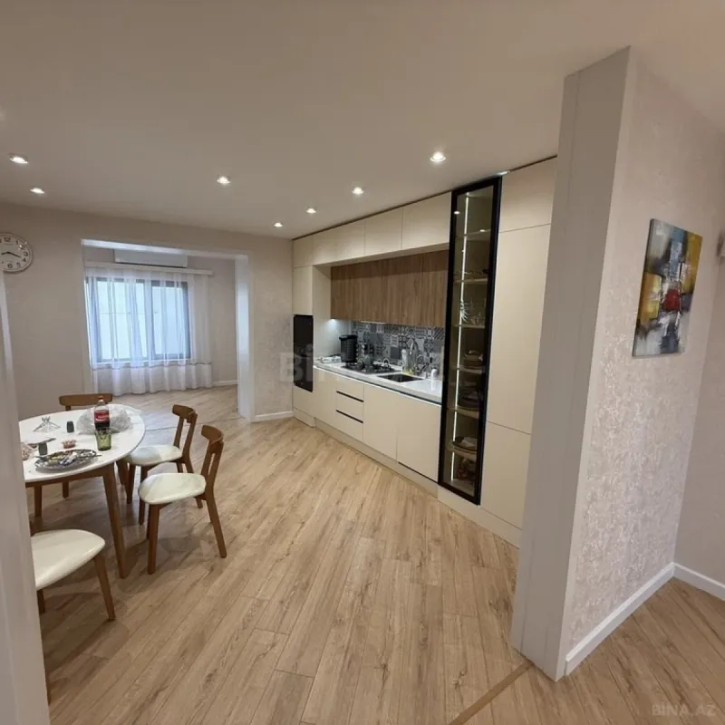 Satılır 16 otaqlı həyət evi 655 m²